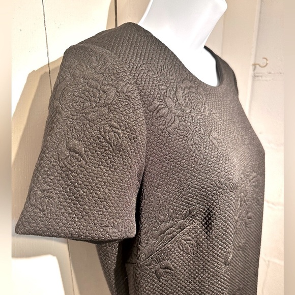 NWT Calvin Klein Black Dress Rose Embossed Gold Zippered Women’s Size 10 Classy - Picture 4 of 12